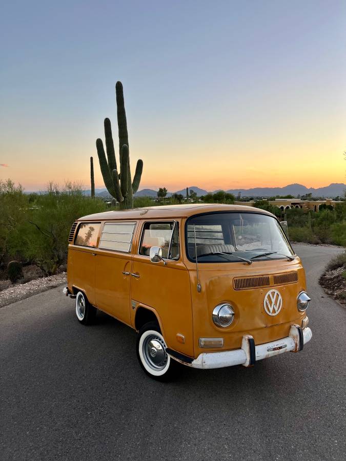 Volkswagen-bus-1972-5