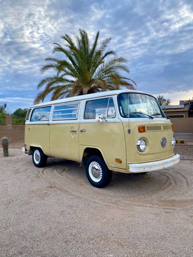 Volkswagen-bus-1974