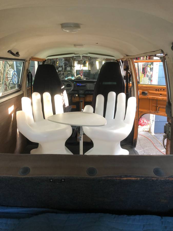 Volkswagen-bus-1979-custom-3