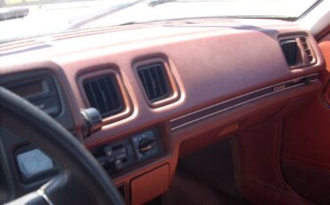 Volkswagen-cabrio-1981-6