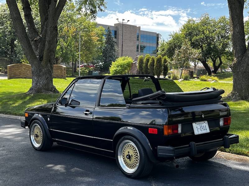 Volkswagen-cabriolet-1984-black-2