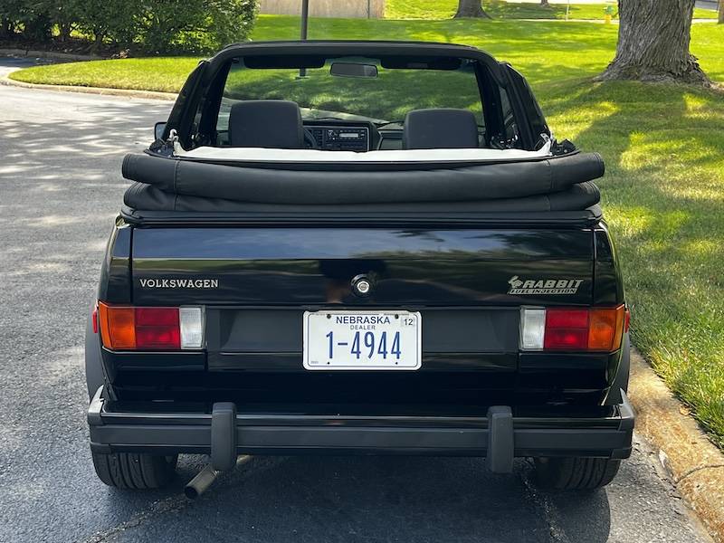 Volkswagen-cabriolet-1984-black-30
