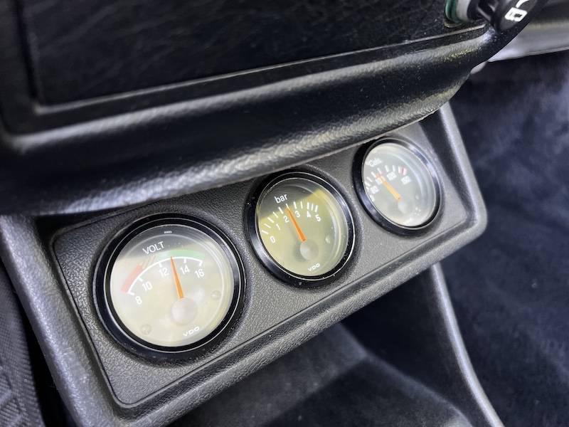 Volkswagen-cabriolet-1984-black-47
