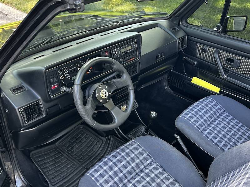 Volkswagen-cabriolet-1984-black-58