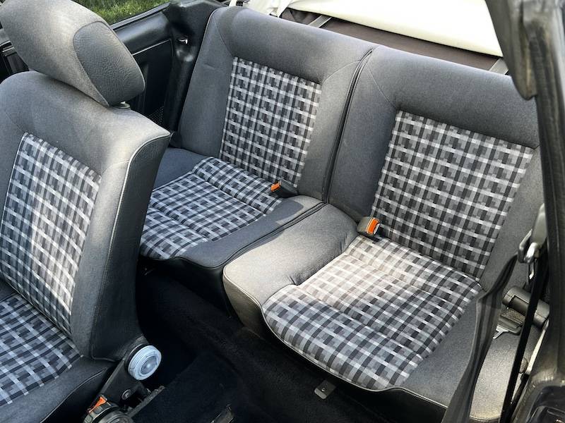 Volkswagen-cabriolet-1984-black-81
