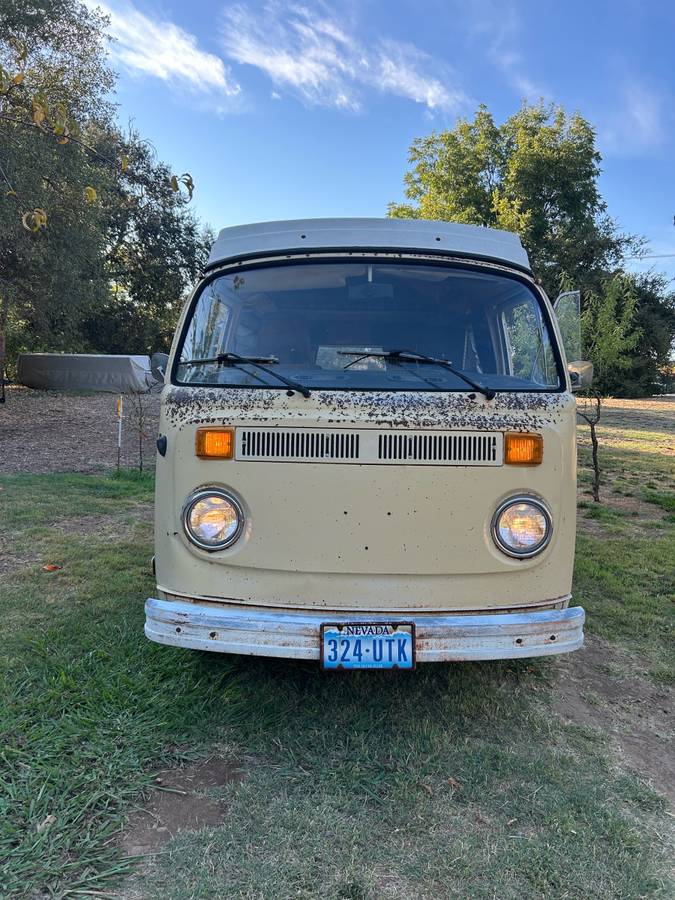 Volkswagen-camper-1978-yellow-1