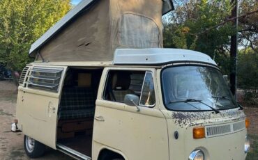 Volkswagen-camper-1978-yellow-17
