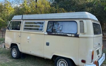 Volkswagen-camper-1978-yellow-2