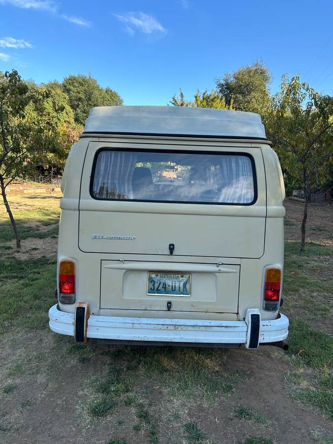 Volkswagen-camper-1978-yellow-3
