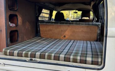Volkswagen-camper-1978-yellow-5