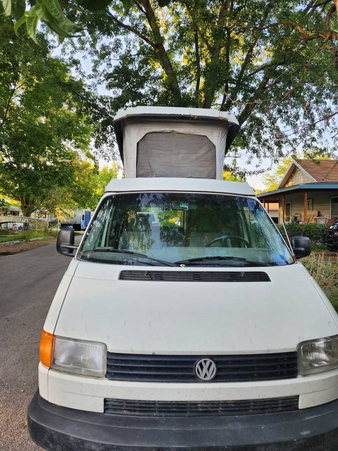 Volkswagen-eurovan-camper-1995-white-2