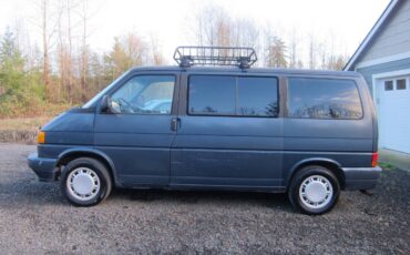 Volkswagen-eurovan-mv-camper-1993-blue