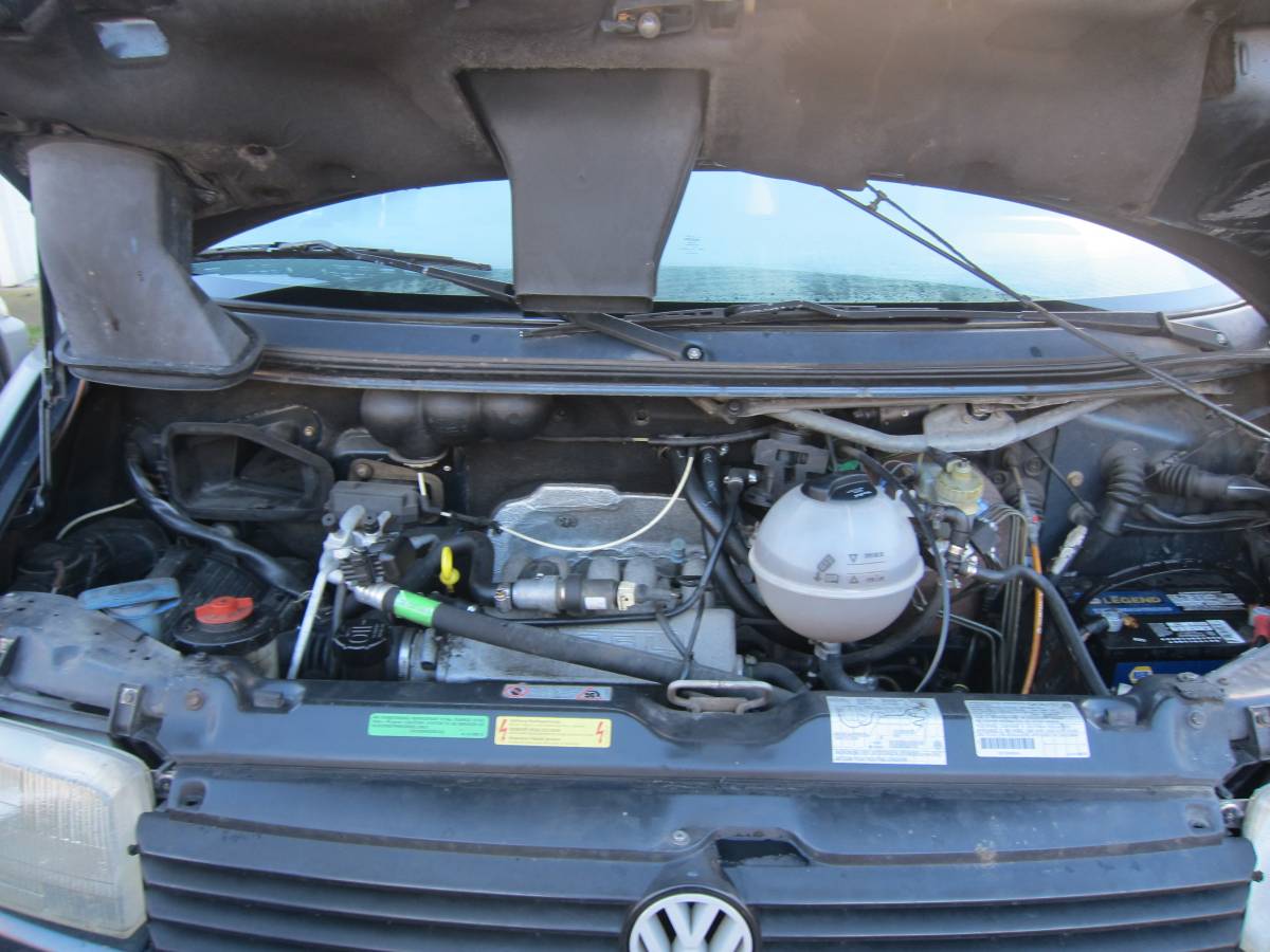 Volkswagen-eurovan-mv-camper-1993-blue-5