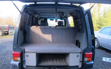 Volkswagen-eurovan-mv-camper-1993-blue-8