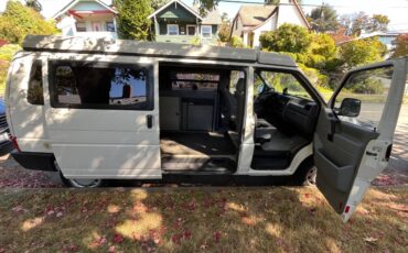Volkswagen-eurovan-panel-van-1995-white-1