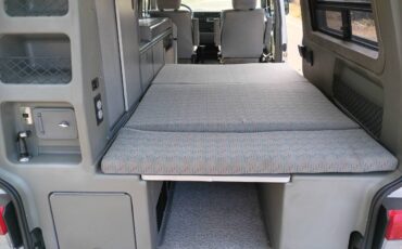 Volkswagen-eurovan-panel-van-1995-white-10