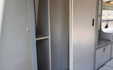 Volkswagen-eurovan-panel-van-1995-white-11