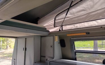 Volkswagen-eurovan-panel-van-1995-white-15
