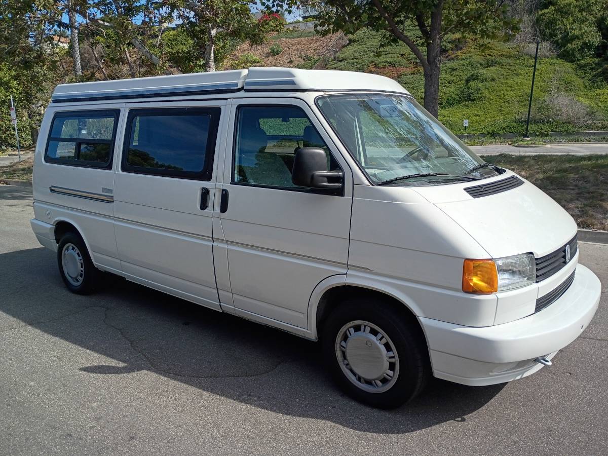 Volkswagen-eurovan-panel-van-1995-white-19