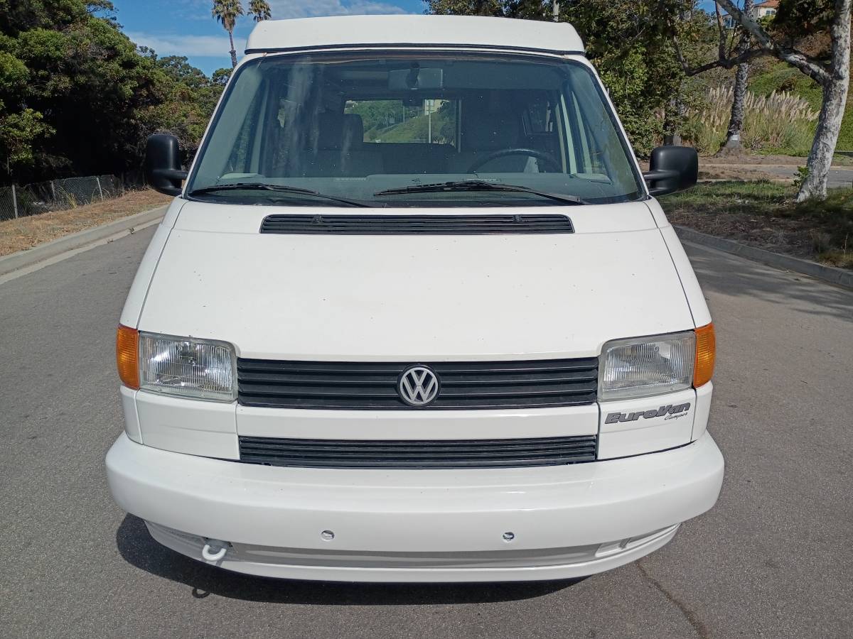 Volkswagen-eurovan-panel-van-1995-white-2