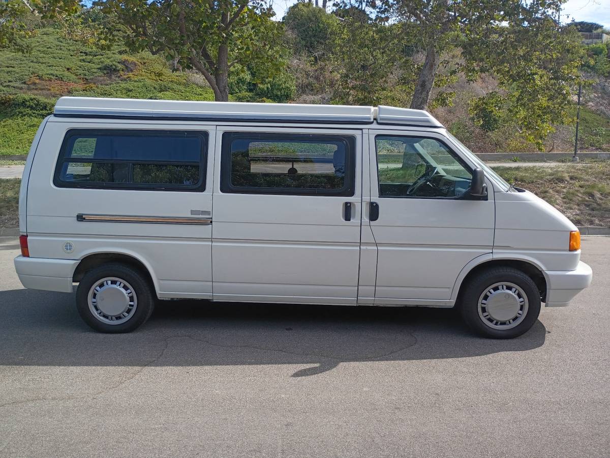 Volkswagen-eurovan-panel-van-1995-white-3