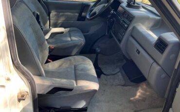 Volkswagen-eurovan-panel-van-1995-white-3