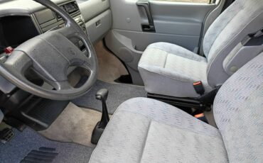 Volkswagen-eurovan-panel-van-1995-white-7