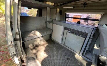 Volkswagen-eurovan-panel-van-1995-white-7