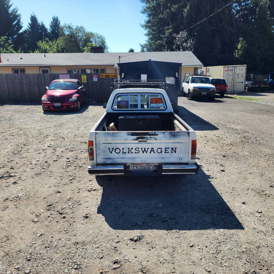 Volkswagen-gti-1981-white-1