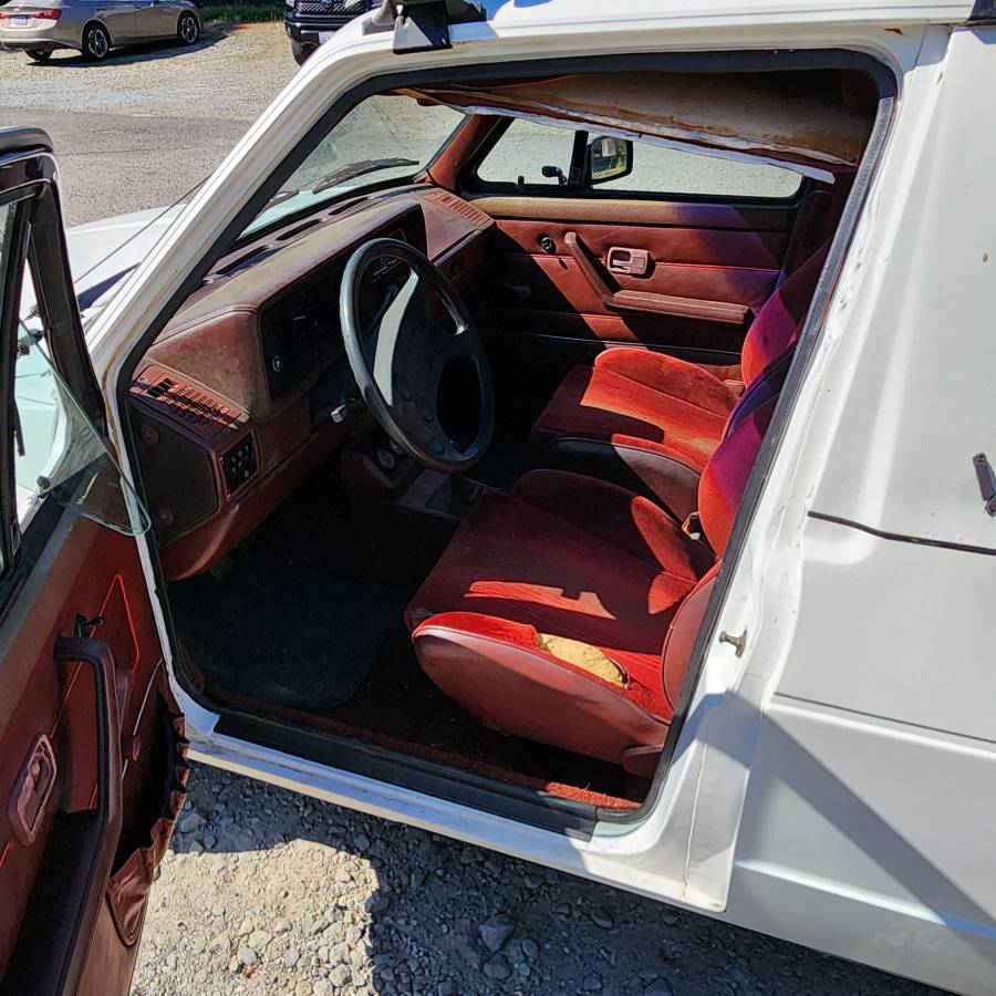 Volkswagen-gti-1981-white-3