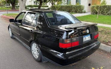 Volkswagen-jetta-glx-1995-black-2