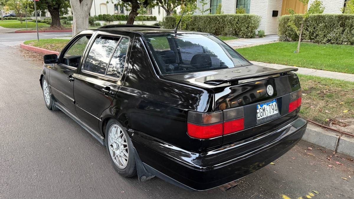 Volkswagen-jetta-glx-1995-black-2