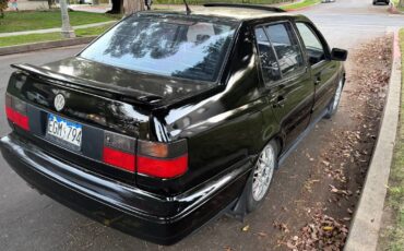 Volkswagen-jetta-glx-1995-black-3