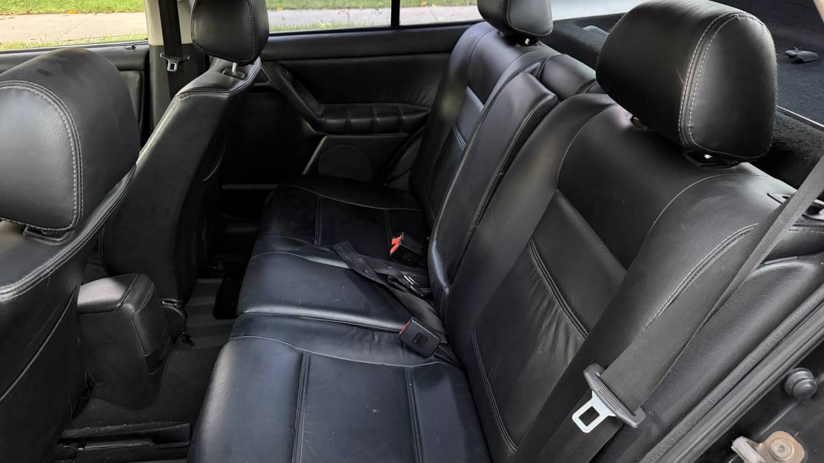 Volkswagen-jetta-glx-1995-black-7