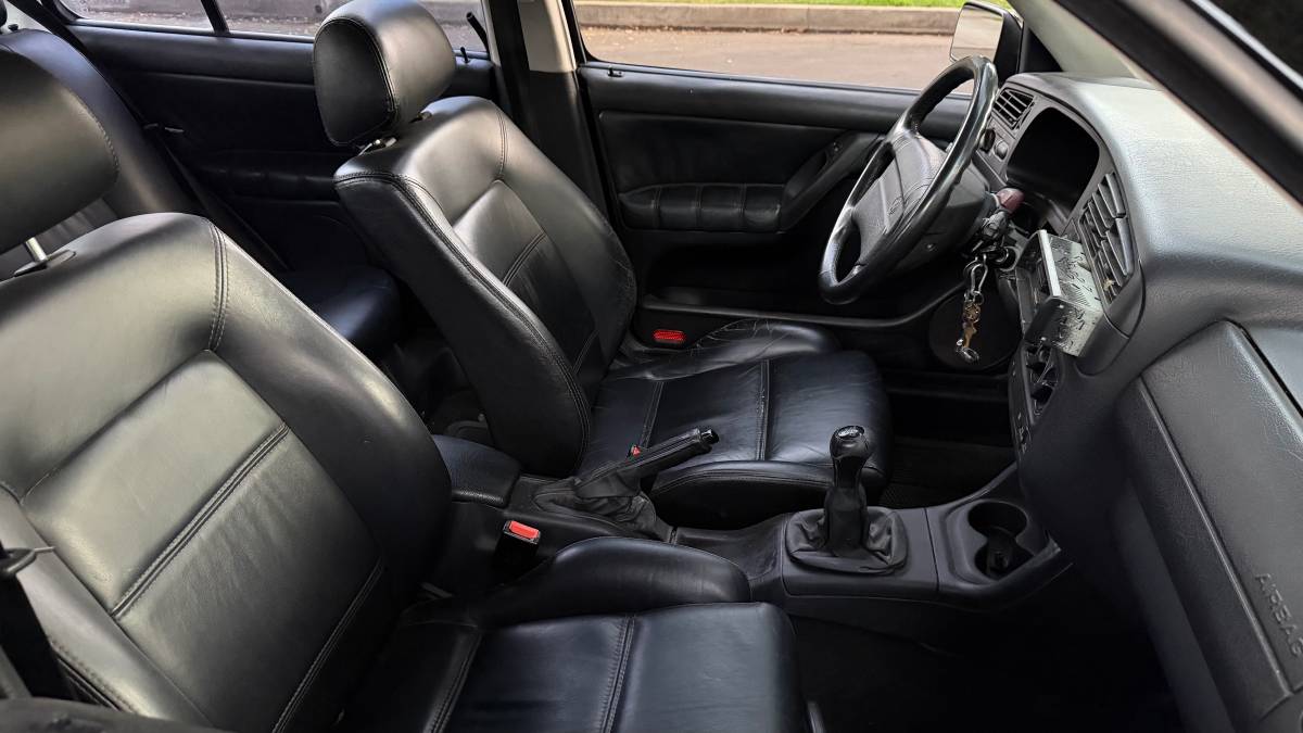 Volkswagen-jetta-glx-1995-black-9