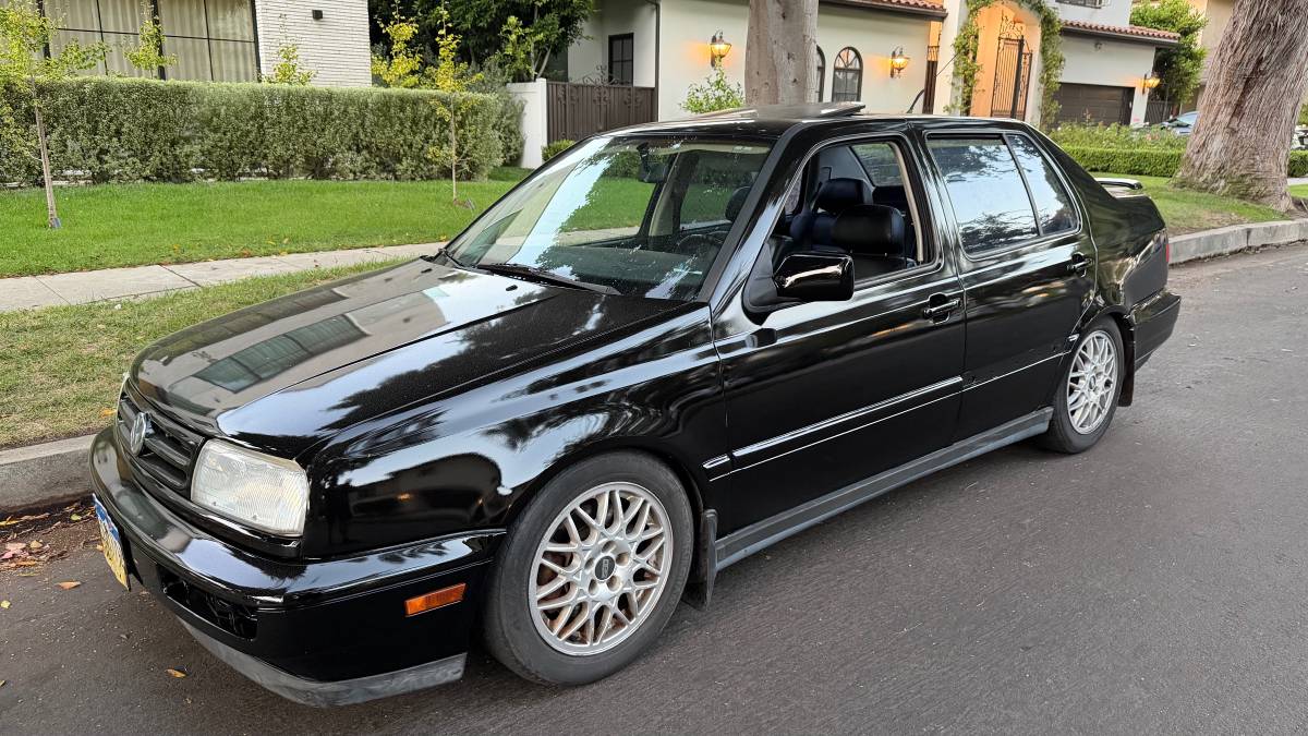 Volkswagen-jetta-glx-1995-black