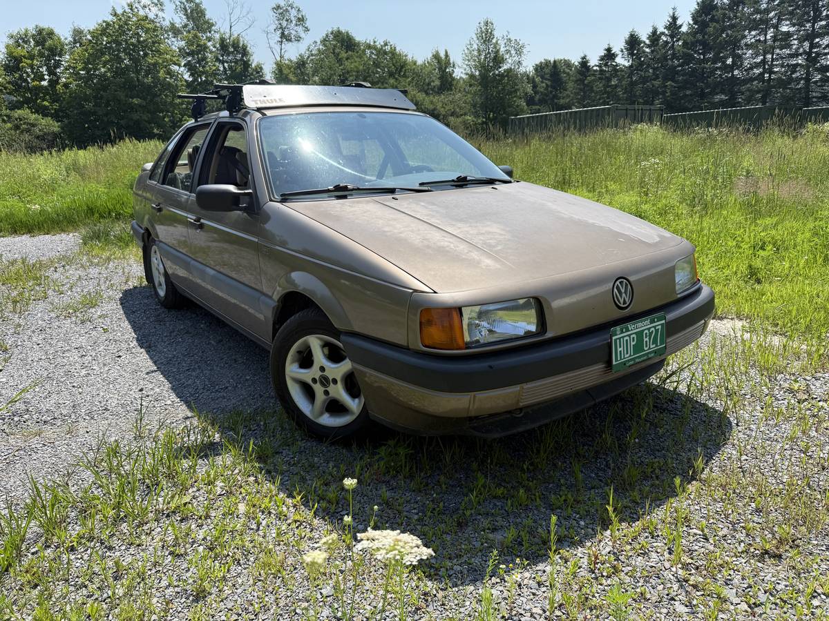 Volkswagen-passat-1990-brown-10