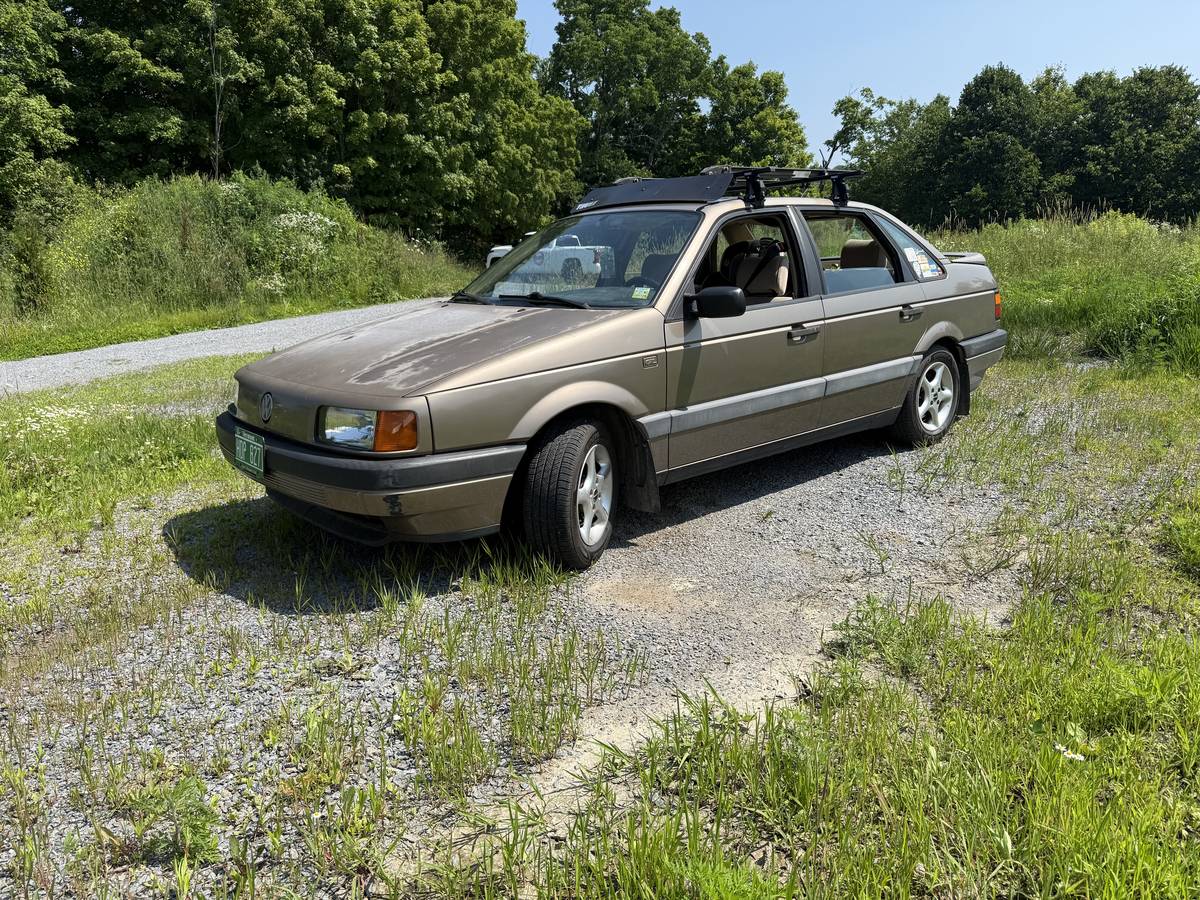 Volkswagen-passat-1990-brown-11