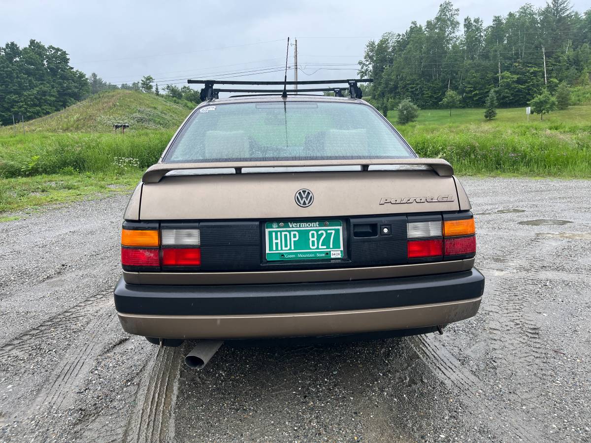 Volkswagen-passat-1990-brown-3