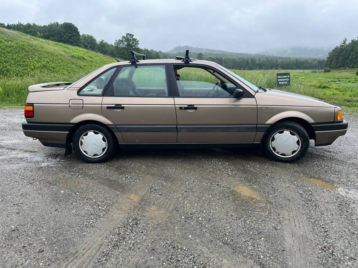 Volkswagen-passat-1990-brown-5
