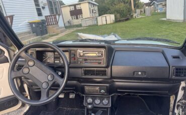 Volkswagen-rabbit-1983-white-3