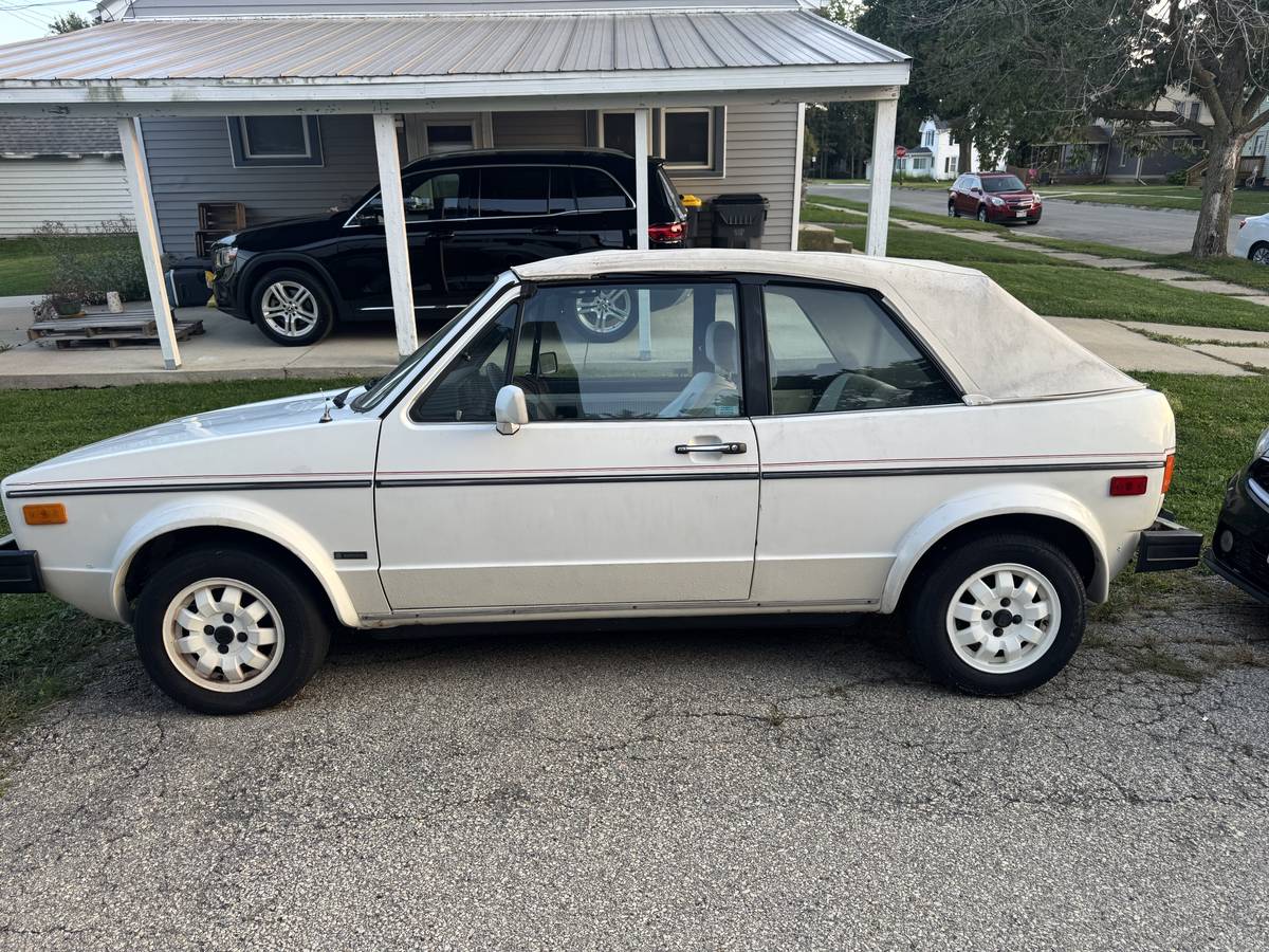 Volkswagen-rabbit-1983-white-6