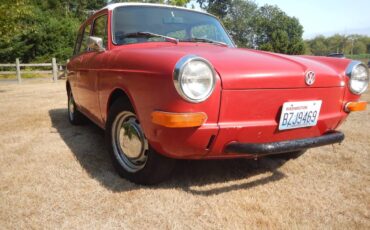 Volkswagen-squareback-1973-red-1