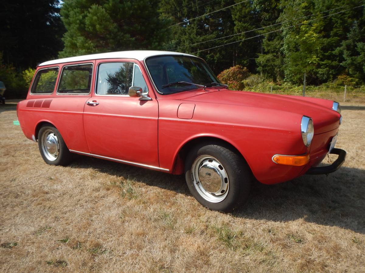 Volkswagen-squareback-1973-red-12