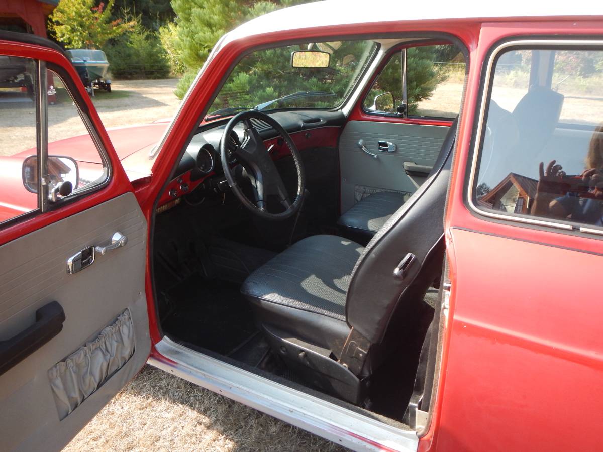 Volkswagen-squareback-1973-red-3