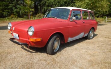 Volkswagen-squareback-1973-red