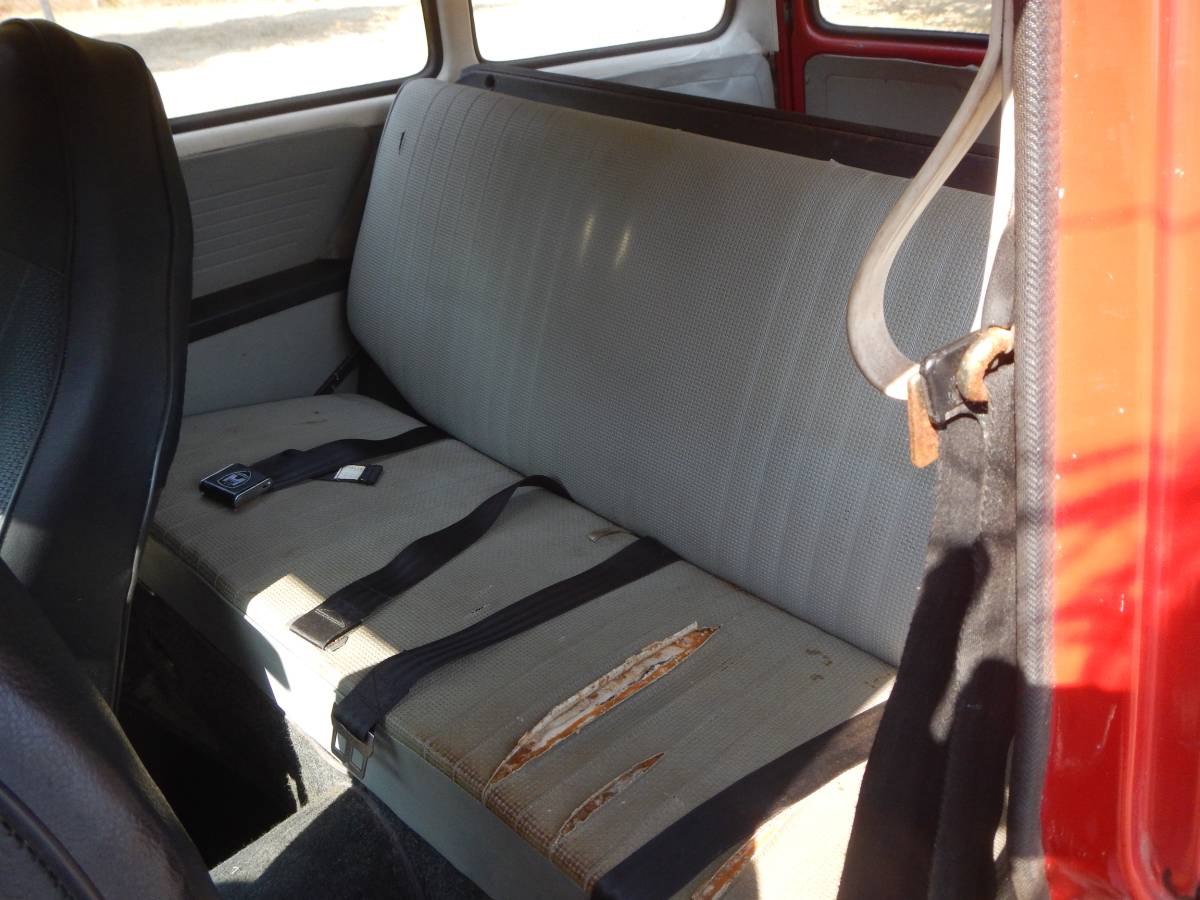 Volkswagen-squareback-1973-red-4