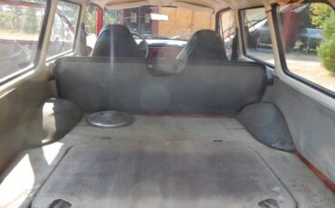 Volkswagen-squareback-1973-red-6