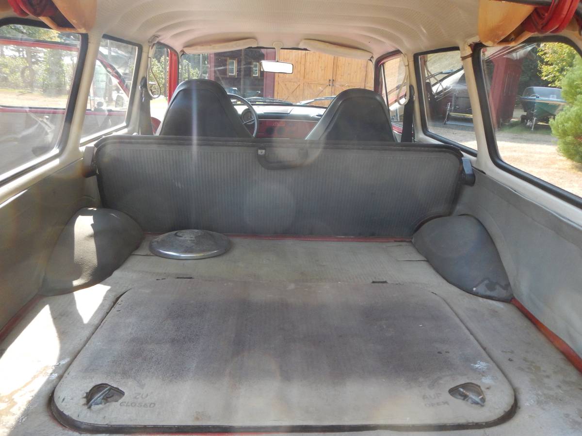 Volkswagen-squareback-1973-red-6