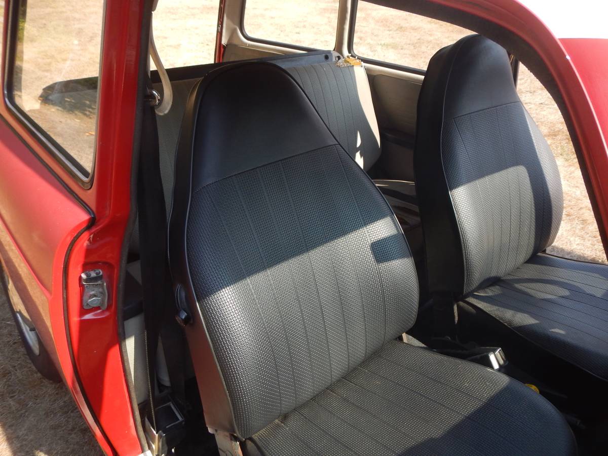 Volkswagen-squareback-1973-red-7